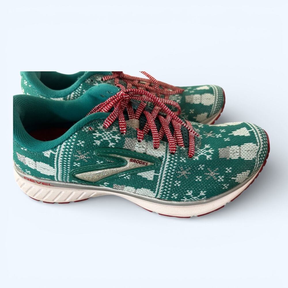 Brooks Revel 3 Merry Christmas Ugly Sweater Running Shoes Green Women’s size 6 - Picture 3 of 13